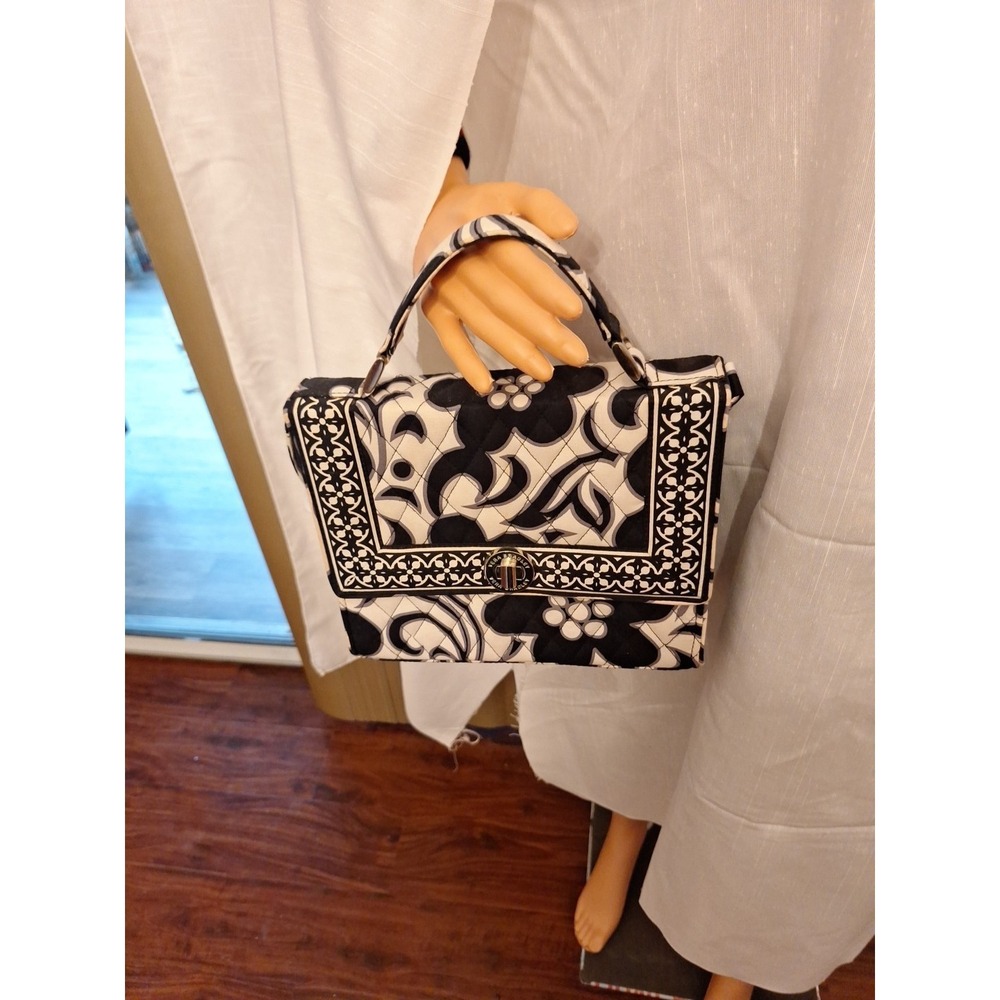 Vera‎ Bradley Black N White Floral Handbag / Shoulder Strap & Hand Held Strap